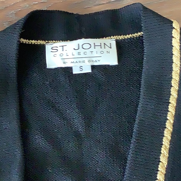 Gorgeous black and gold Knit Sweater Set by St.John 🖤🖤🖤🖤💛 - Picture 4 of 10